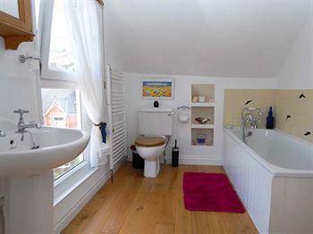 Bed and Breakfast Anchor House Дартмаут Экстерьер фото